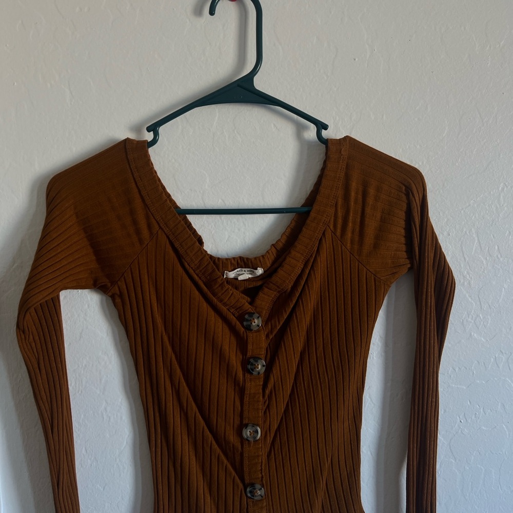 Heart Hips Rust Ribbed Button-Up Top